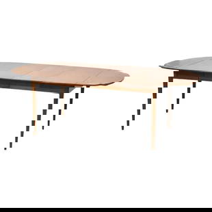 1960s Hitchcock Solid Maple Drop Leaf Dining Table 88" Extended: 1960s Hitchcock Solid Maple Drop Leaf Dining Table 88" Extended A solid maple harvest drop leaf dining table with two 14" insert leafs by Hitchcock furniture. Each drop leaf is 14.125" wide. Fully ext