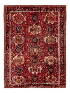 Vintage Persian Heriz Wool Rug 9'10 x 13' Circa 1920: Vintage Persian Heriz Wool Rug 9'10 x 13' Circa 1920 Discover the elegance of this Early 20th Century Vintage Persian Heriz Wool Rug, expertly hand-knotted with a striking red and blue field adorned w