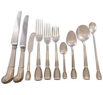Tiffany & Co Castilian Sterling Silver Flatware Set 126 pcs for 12: Tiffany & Co Castilian Sterling Silver Flatware Set 126 pcs for 12 Introducing the Castilian flatware set by Tiffany & Co., a stunning collection of 126 pieces crafted from sterling silver. This iconi