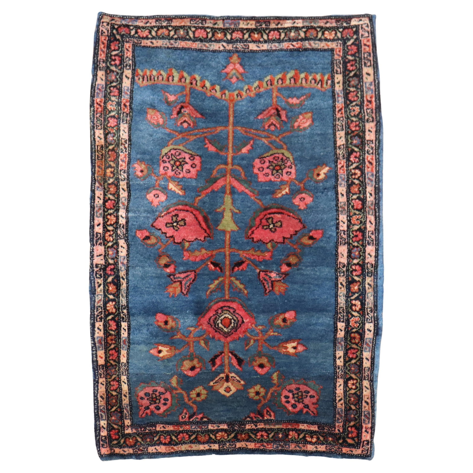Authentic Sarouk Farahan Mini Rug Circa 1910 Hand-Woven Wool 1'9 x 2'7: Authentic Sarouk Farahan Mini Rug Circa 1910 Hand-Woven Wool 1'9 x 2'7 This exquisite Sarouk Scatter Mini Rug showcases the charm of traditional Persian craftsmanship. Hand-woven from high-quality woo