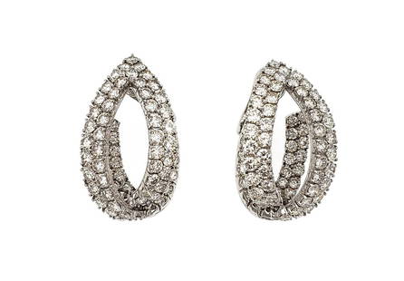 Stunning 18k White Gold 2 Row Diamond Oval Hoop Earrings Estate: Stunning 18k White Gold 2 Row Diamond Oval Hoop Earrings Estate Elevate your elegance with these stunning Estate earrings, beautifully crafted from 18k white gold. Featuring a unique open eye shape, t
