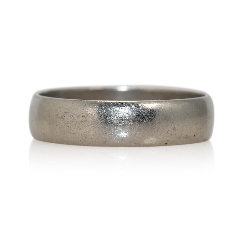 Unbranded Men's Platinum Band Ring 8.7g Size 11.25: Unbranded Men's Platinum Band Ring 8.7g Size 11.25 This elegant men's ring is crafted from high-quality platinum, weighing 8.7 grams. With a width of 5.5mm, it features a classic band style that is bo