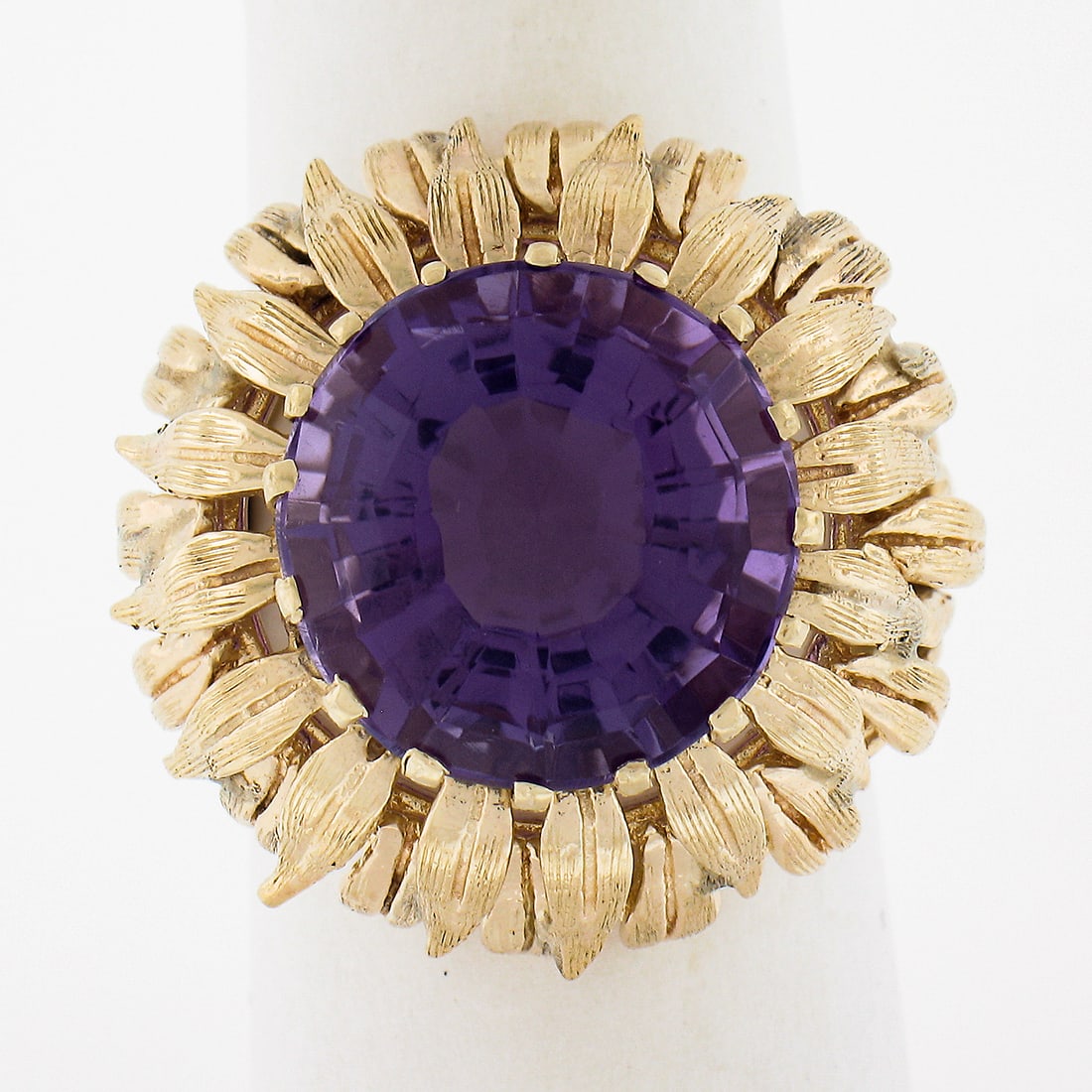 Vintage Handmade 13-14K Yellow Gold Amethyst Flower Solitaire Ring Size 7: Vintage Handmade 13-14K Yellow Gold Amethyst Flower Solitaire Ring Size 7 This exquisite vintage handmade ring features a stunning round natural amethyst set in solid yellow gold, showcasing a beautif