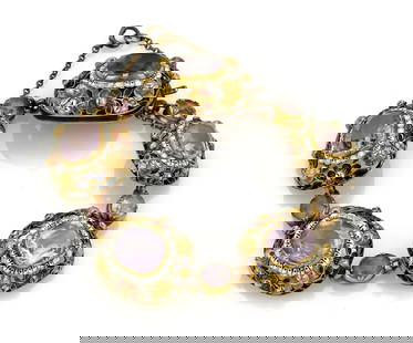 Vintage Amethyst Enamel 14k Gold Cushion Link Bracelet: Vintage Amethyst Enamel 14k Gold Cushion Link Bracelet This vintage Amethyst and Enamel 14k Gold Fancy Cushion Link Bracelet is an exquisite piece of fine jewelry that exudes elegance and sophisticati