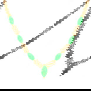 Elegant 18k Yellow Gold Jade Diamond Fancy Link Necklace: Elegant 18k Yellow Gold Jade Diamond Fancy Link Necklace This elegant estate necklace features a stunning design crafted from 18k yellow gold. The necklace is 16 inches long and showcases a 4mm wide f