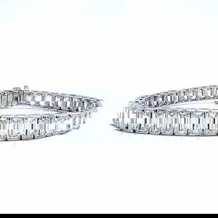 Exquisite Platinum 30.50 Ct Emerald-cut Diamond Tennis Bracelet: Exquisite Platinum 30.50 Ct Emerald-cut Diamond Tennis Bracelet This exquisite Platinum Graduated Tennis Bracelet showcases a stunning array of 45 emerald-cut diamonds, totaling approximately 30.50 ct