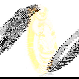 David Webb Double Head Tiger Bracelet in Platinum & 18K Yellow Gold: David Webb Double Head Tiger Bracelet in Platinum & 18K Yellow Gold This stunning David Webb bracelet features a unique double head tiger design, elegantly crafted from a combination of platinum and 1