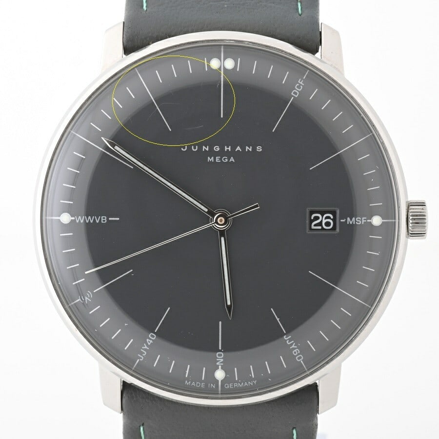JUNGHANS Max Bill Mega 058/4823.00 Quartz Unisex Watch with Luminous Dial: JUNGHANS Max Bill Mega 058/4823.00 Quartz Unisex Watch with Luminous Dial The JUNGHANS Max Bill Mega 058/4823.00 is a stylish unisex wristwatch that combines elegance with precision. This timepiece fe