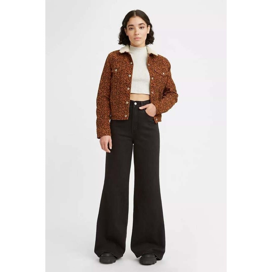 Levi's High Rise Flare Jeans Trainwreck Black Size 30 Inseam 32: Levi's High Rise Flare Jeans Trainwreck Black Size 30 Inseam 32 Elevate your casual wardrobe with these stylish Levi's High Rise Flare Leg Jeans in Trainwreck Black. Designed with a flattering high ri