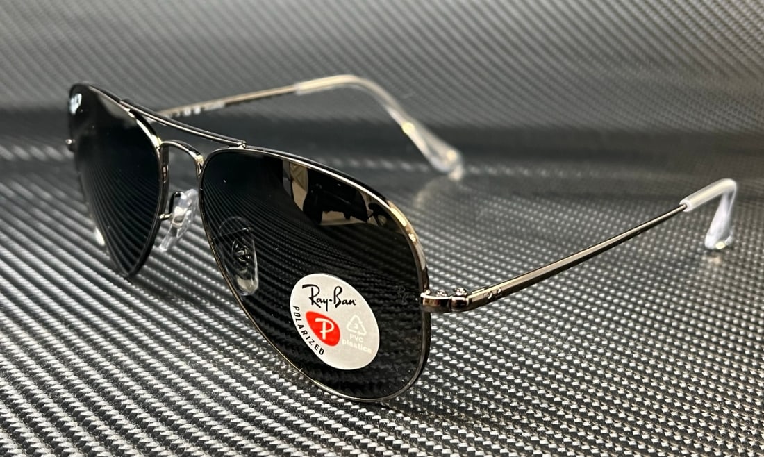 Ray-Ban RB3689 Gunmetal Aviator Sunglasses with Original Case: Ray-Ban RB3689 Gunmetal Aviator Sunglasses with Original Case Experience a blend of style and functionality with these Ray-Ban RB3689 004 48 Gunmetal Aviator Sunglasses. Designed for both men and wome