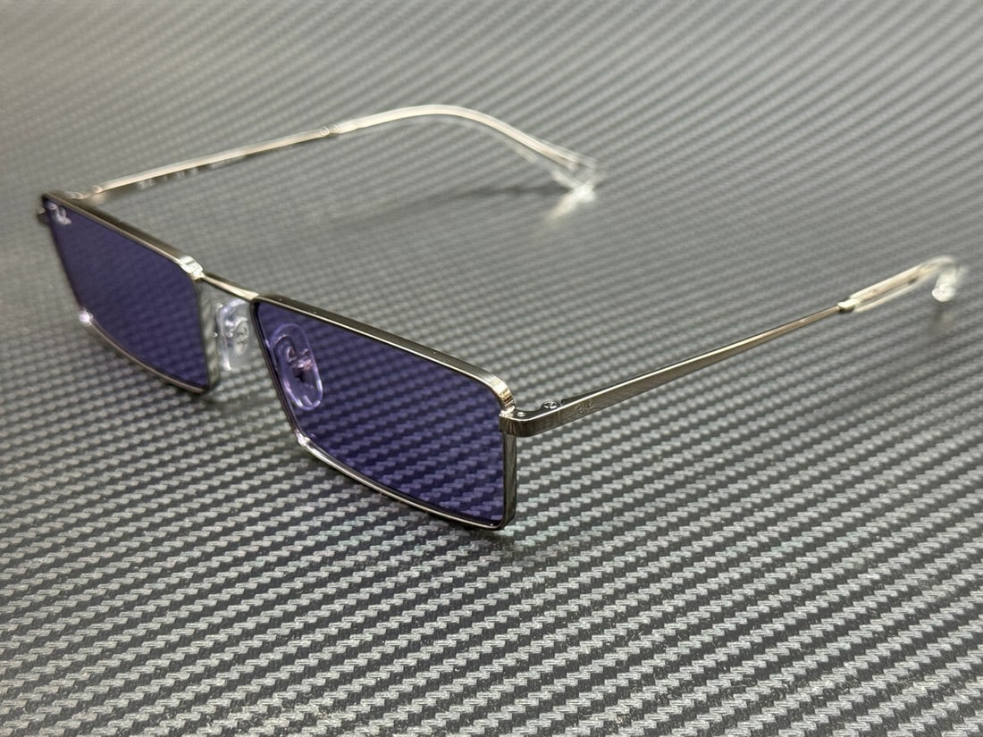 Ray-Ban RB3741 Gunmetal Violet Unisex Sunglasses with Authenticity Certificate: Ray-Ban RB3741 Gunmetal Violet Unisex Sunglasses with Authenticity Certificate Introducing the Ray-Ban RB3741 sunglasses, a stylish unisex accessory featuring a sleek gunmetal frame and vibrant violet
