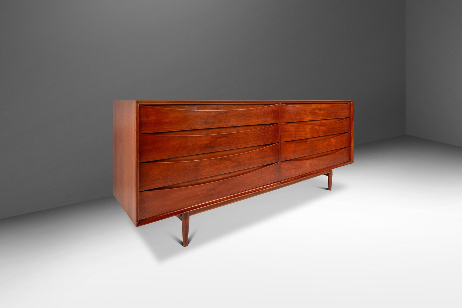 Arne Vodder Danish Modern Teak Dressers Set of Two L-32-6 8-Drawer Mid-Century 1950s: Arne Vodder Danish Modern Teak Dressers Set of Two L-32-6 8-Drawer Mid-Century 1950s Discover a stunning set of two Danish Modern 'Triennale' Model L-32-6 Dressers designed by the renowned Arne Vodder