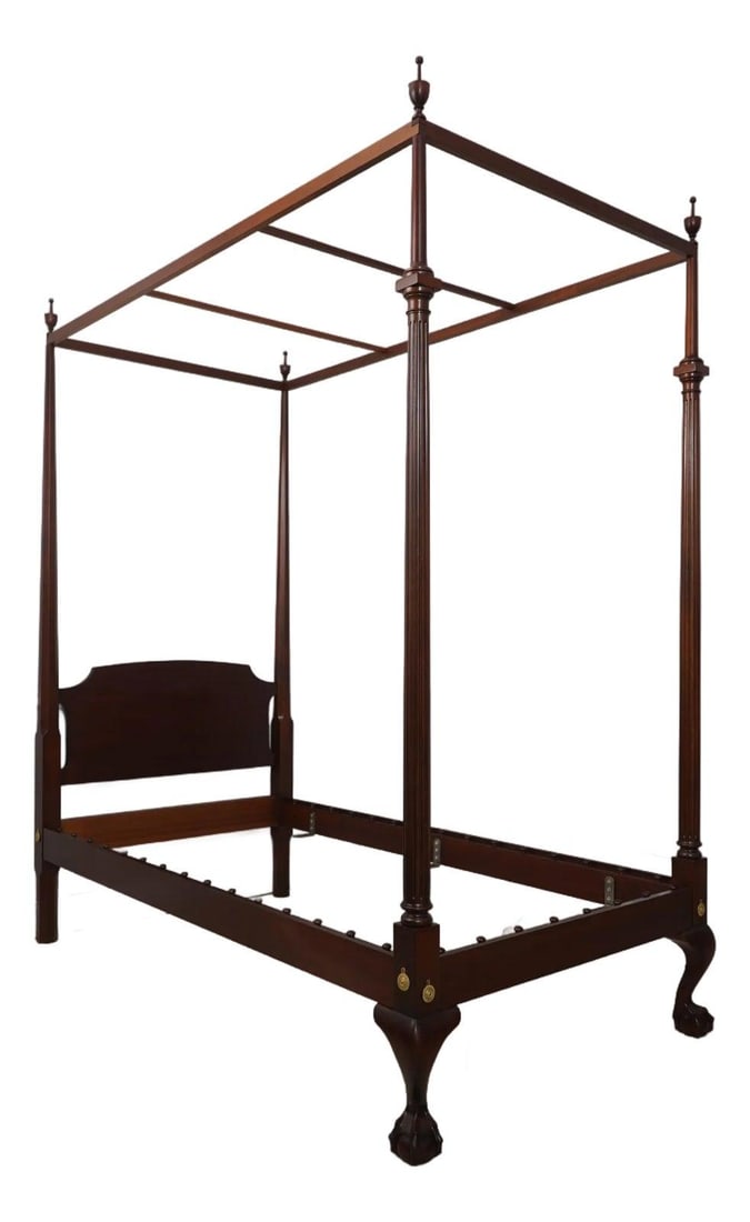 Reid Classics Chippendale Ball & Claw Twin Bed with Canopy: Reid Classics Chippendale Ball & Claw Twin Bed with Canopy This exquisite twin size bed showcases the timeless elegance of Chippendale design, featuring ball and claw feet that highlight its high-qual