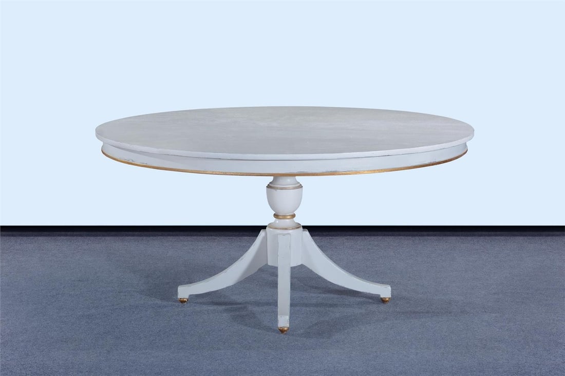 Elegant Round Dining Table with Antique White Gold Accents: Elegant Round Dining Table with Antique White Gold Accents Introducing an elegant round dining table that beautifully combines Old World charm with modern functionality. This exquisite piece, crafted