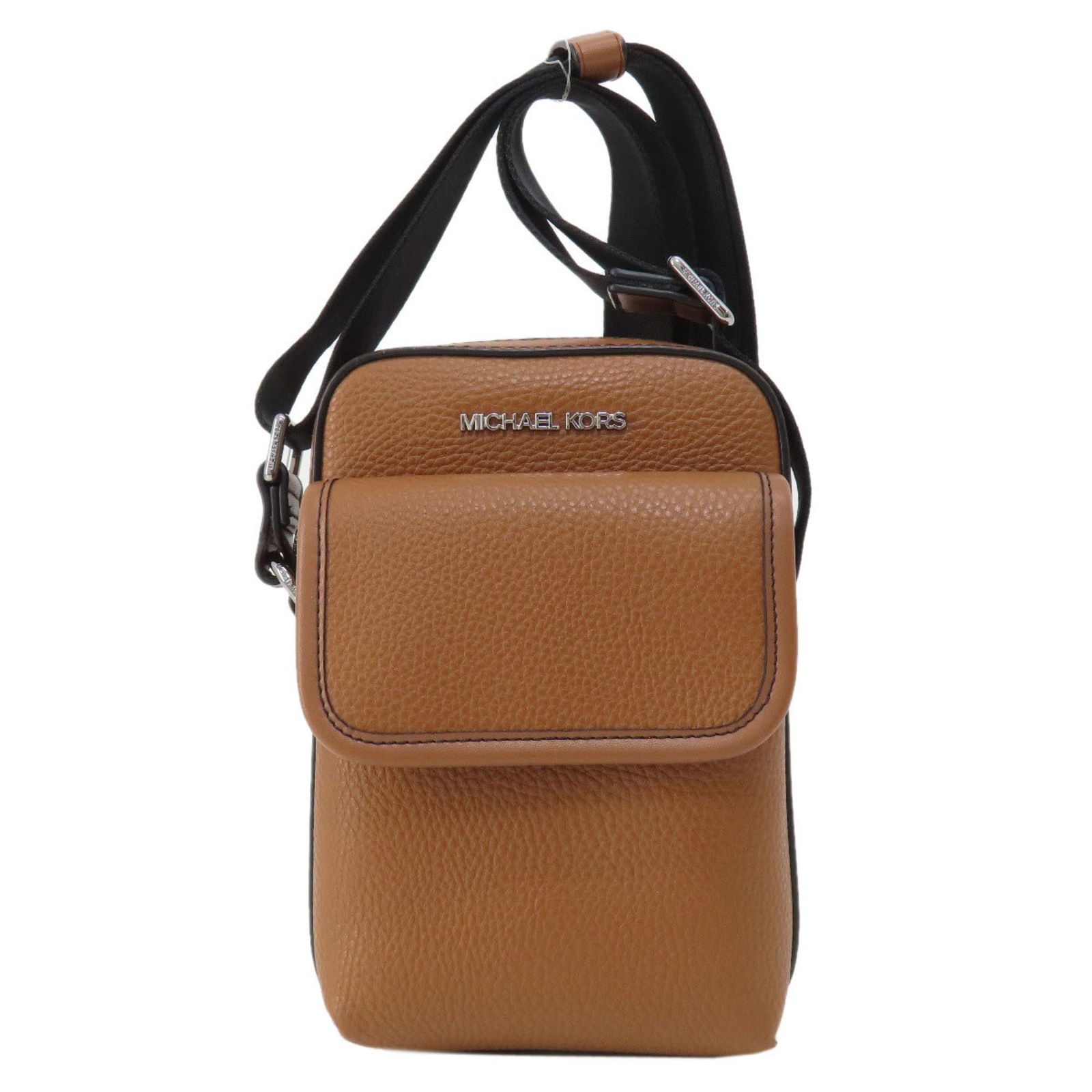 Michael Kors Brown Leather Shoulder Bag 19cm x 13cm x 6cm: Michael Kors Brown Leather Shoulder Bag 19cm x 13cm x 6cm This elegant Michael Kors shoulder bag is crafted from high-quality leather in a rich brown hue, designed specifically for women. With dimensi