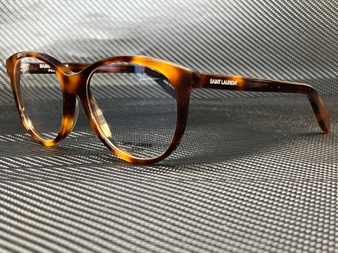 Yves Saint Laurent SL 163 002 Havana Women Eyeglasses Frame with Case: Yves Saint Laurent SL 163 002 Havana Women Eyeglasses Frame with Case Discover the elegance of Yves Saint Laurent with these authentic SL 163 002 eyeglasses, featuring a sophisticated Havana frame. De