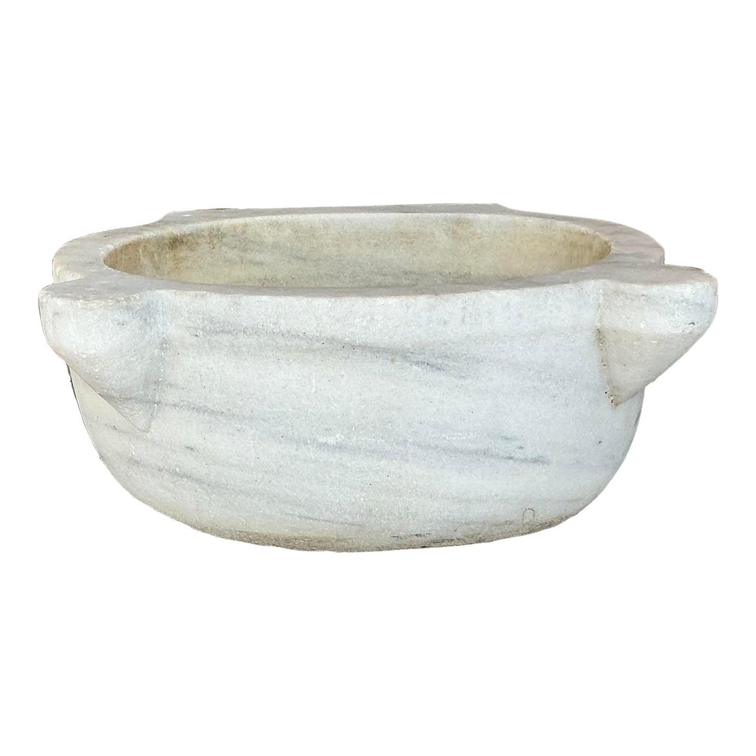 Antique French Marble Wash Basin Vintage Elegance 20th Century: Antique French Marble Wash Basin Vintage Elegance 20th Century Experience the timeless elegance of this Vintage French Antique Marble Wash Basin, expertly hand-carved from creamy white marble with del