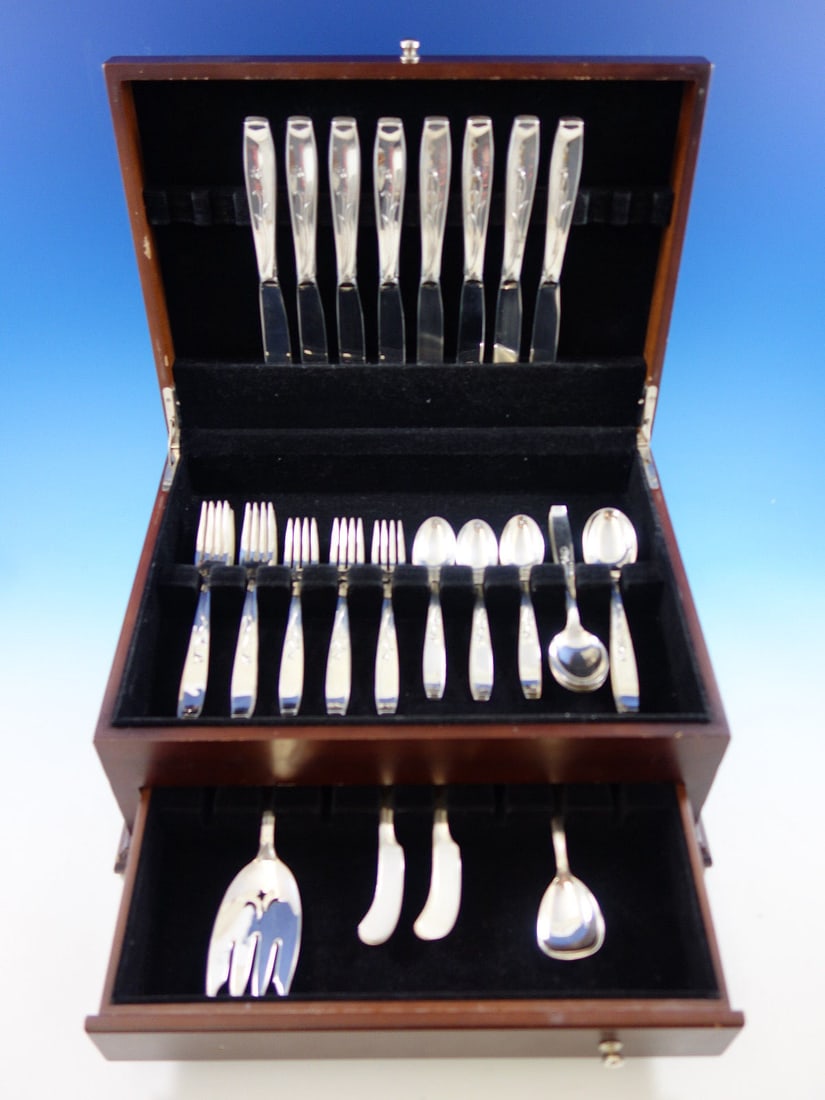 Frank Smith Mayfair Sterling Silver Flatware Set for 8 50 pcs: Frank Smith Mayfair Sterling Silver Flatware Set for 8 50 pcs This exquisite Mayfair flatware set by Frank Smith comprises 50 pieces, perfect for elegant dining. The set features a complete service fo
