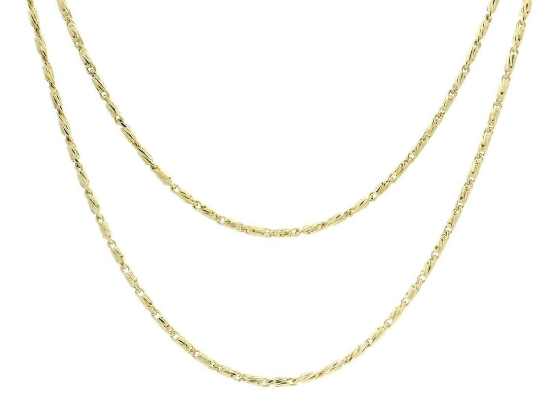 14k Yellow Gold 20 Inch Fancy Diamond Cut Link Necklace: 14k Yellow Gold 20 Inch Fancy Diamond Cut Link Necklace This stunning necklace features a fancy diamond cut rounded link design crafted from solid 14k yellow gold. Measuring 20 inches in length, it is