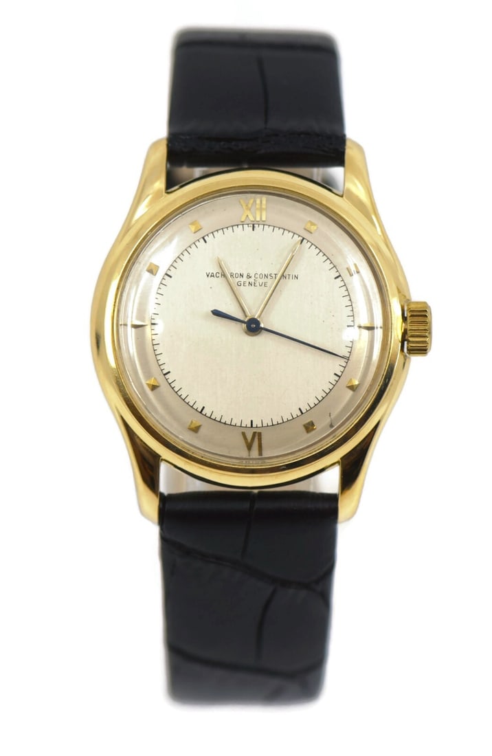 Vacheron Constantin Vintage 18K Yellow Gold Mechanical Watch 32mm: Vacheron Constantin Vintage 18K Yellow Gold Mechanical Watch 32mm This exquisite vintage wristwatch by Vacheron Constantin features a stunning 18K yellow gold case, measuring 32mm in diameter. It is p
