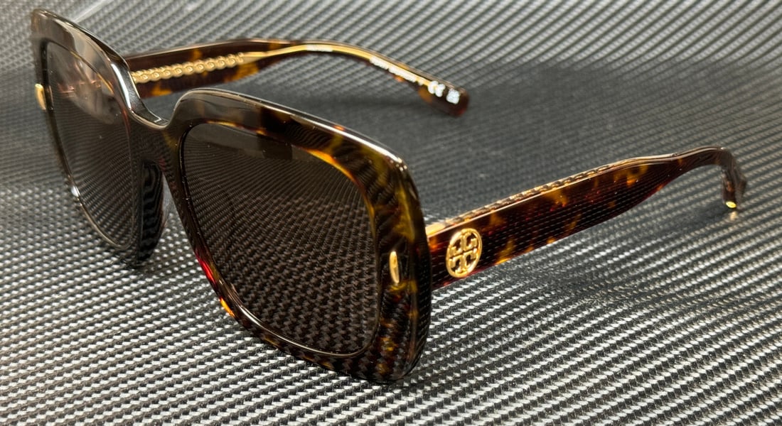 Tory Burch TY7193U Dark Tortoise Women's Sunglasses with Authenticity Certificate: Tory Burch TY7193U Dark Tortoise Women's Sunglasses with Authenticity Certificate Discover the stylish Tory Burch TY7193U sunglasses, featuring a chic dark tortoise brown frame that perfectly compleme