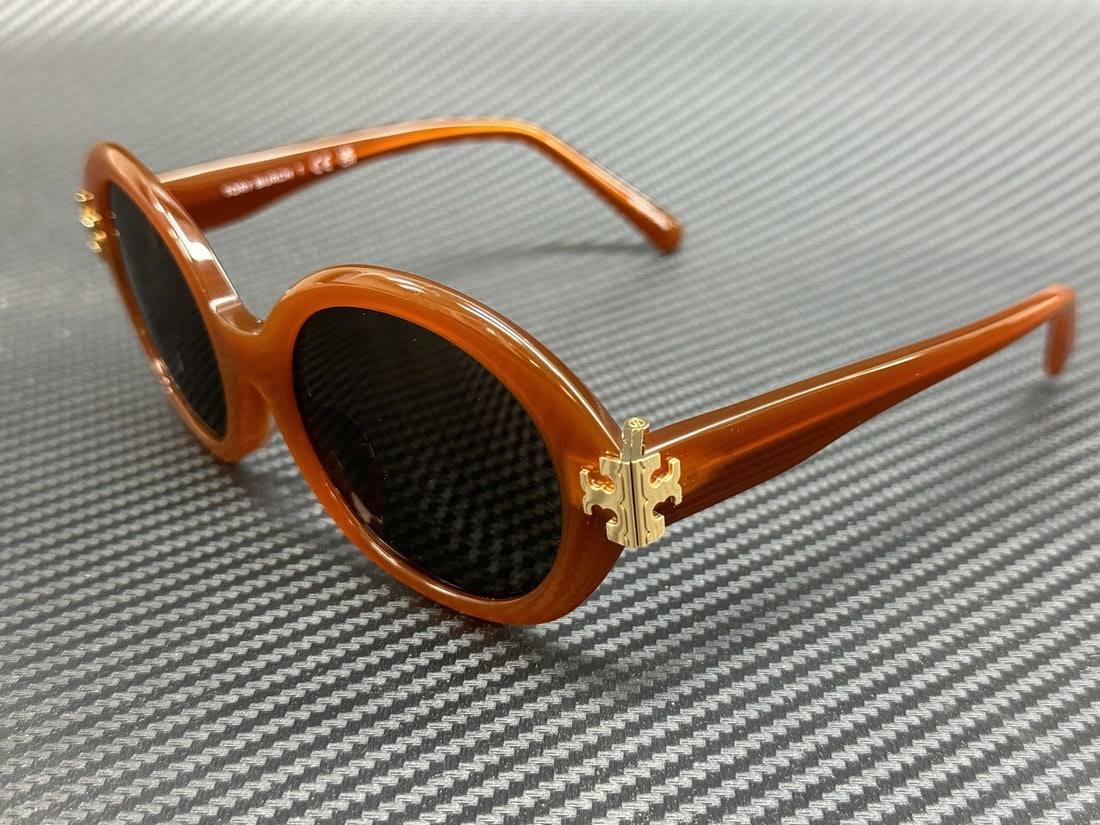 Tory Burch TY7210U 317673 Opal Brown 52mm Women's Sunglasses with Authenticity Certificate: Tory Burch TY7210U 317673 Opal Brown 52mm Women's Sunglasses with Authenticity Certificate Discover the elegance of Tory Burch TY7210U sunglasses, designed for the modern woman. These stylish sunglass