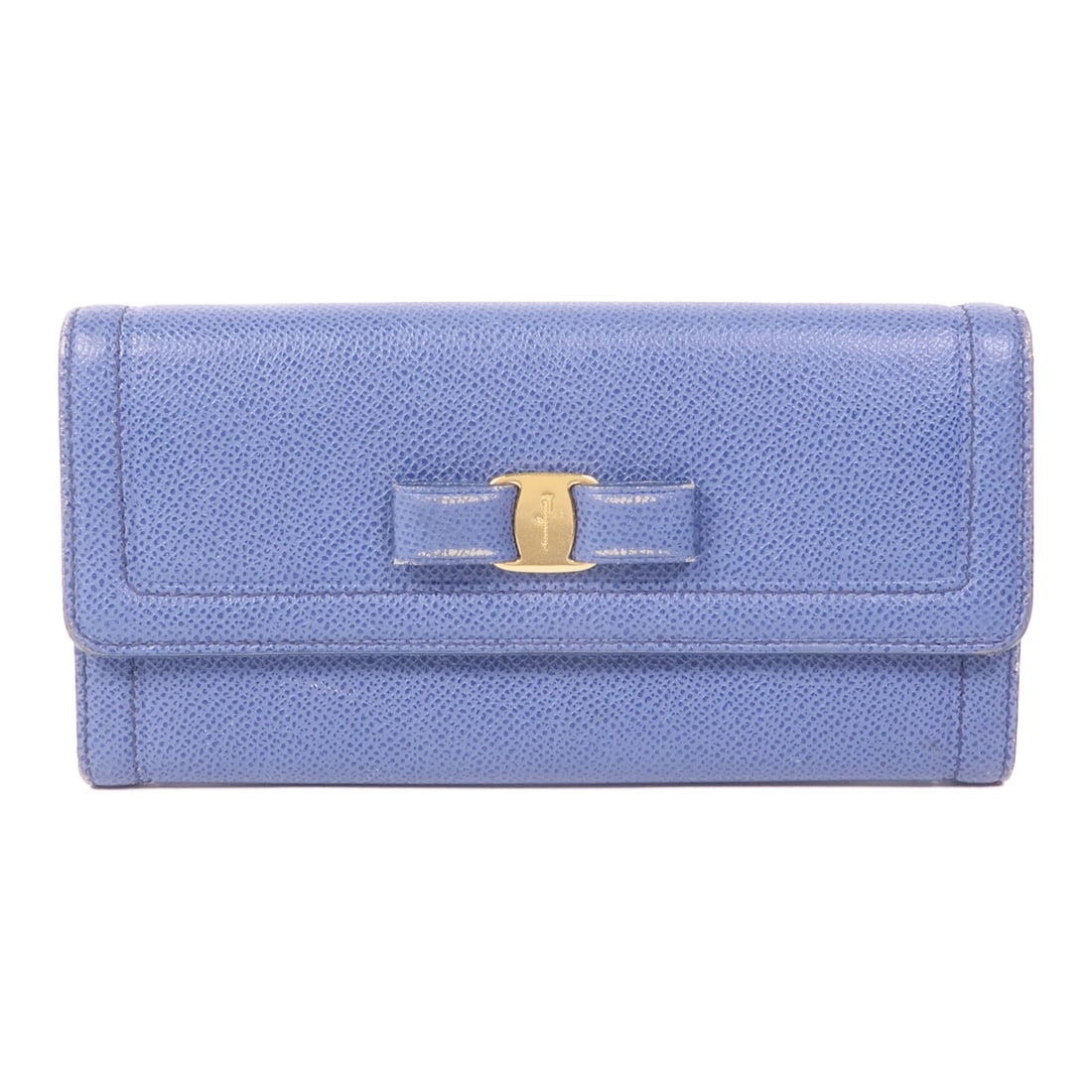 Salvatore Ferragamo Blue Leather Bifold Wallet GHW Model 22 C870: Salvatore Ferragamo Blue Leather Bifold Wallet GHW Model 22 C870 This Salvatore Ferragamo long wallet features a classic bifold design crafted from high-quality leather in an elegant blue color. With 