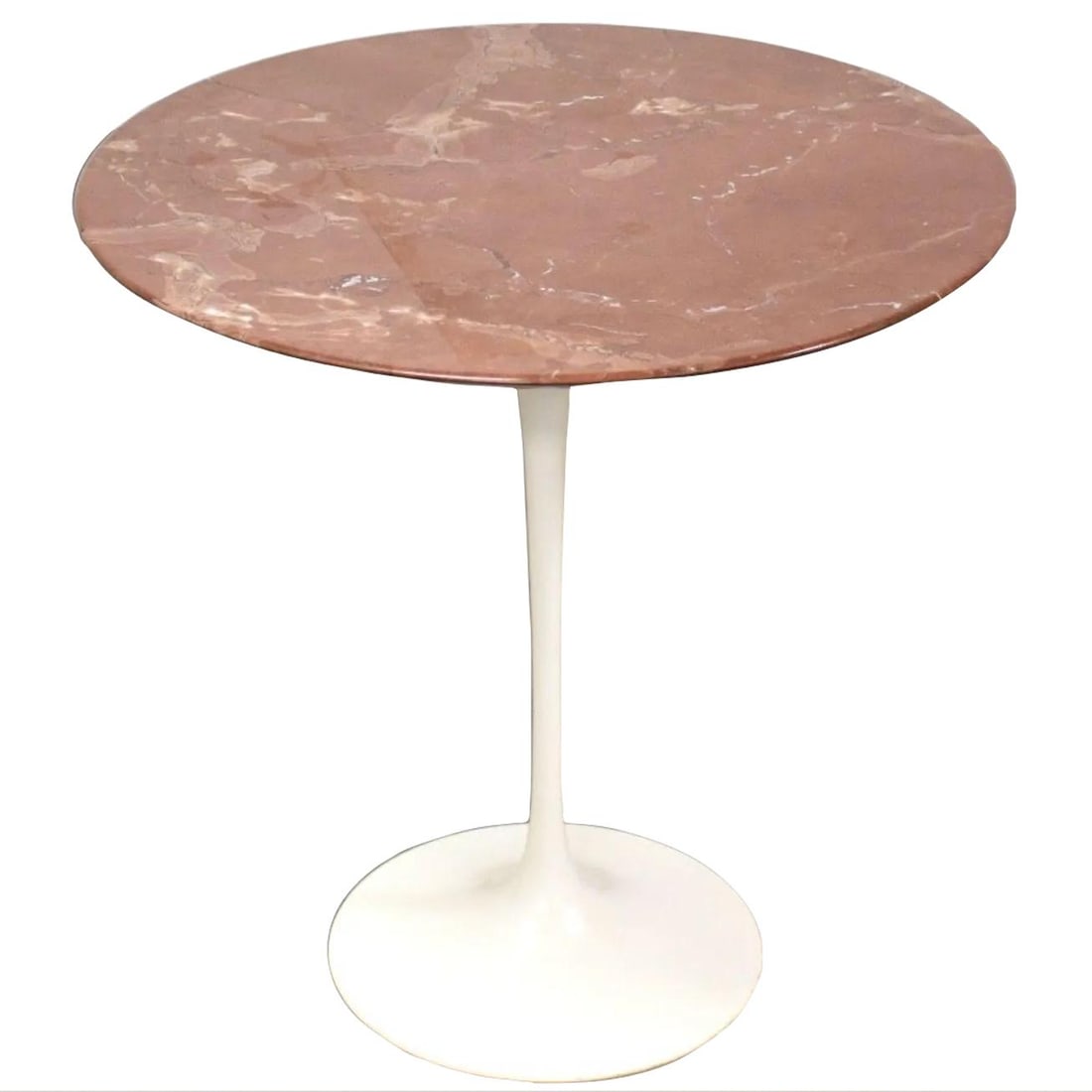 Eero Saarinen Knoll 1970s Pink Red Marble Tulip End Table: Eero Saarinen Knoll 1970s Pink Red Marble Tulip End Table This exquisite mid-century modern tulip end table, designed by Eero Saarinen for Knoll, features a stunning pink-red marble top. The marble is