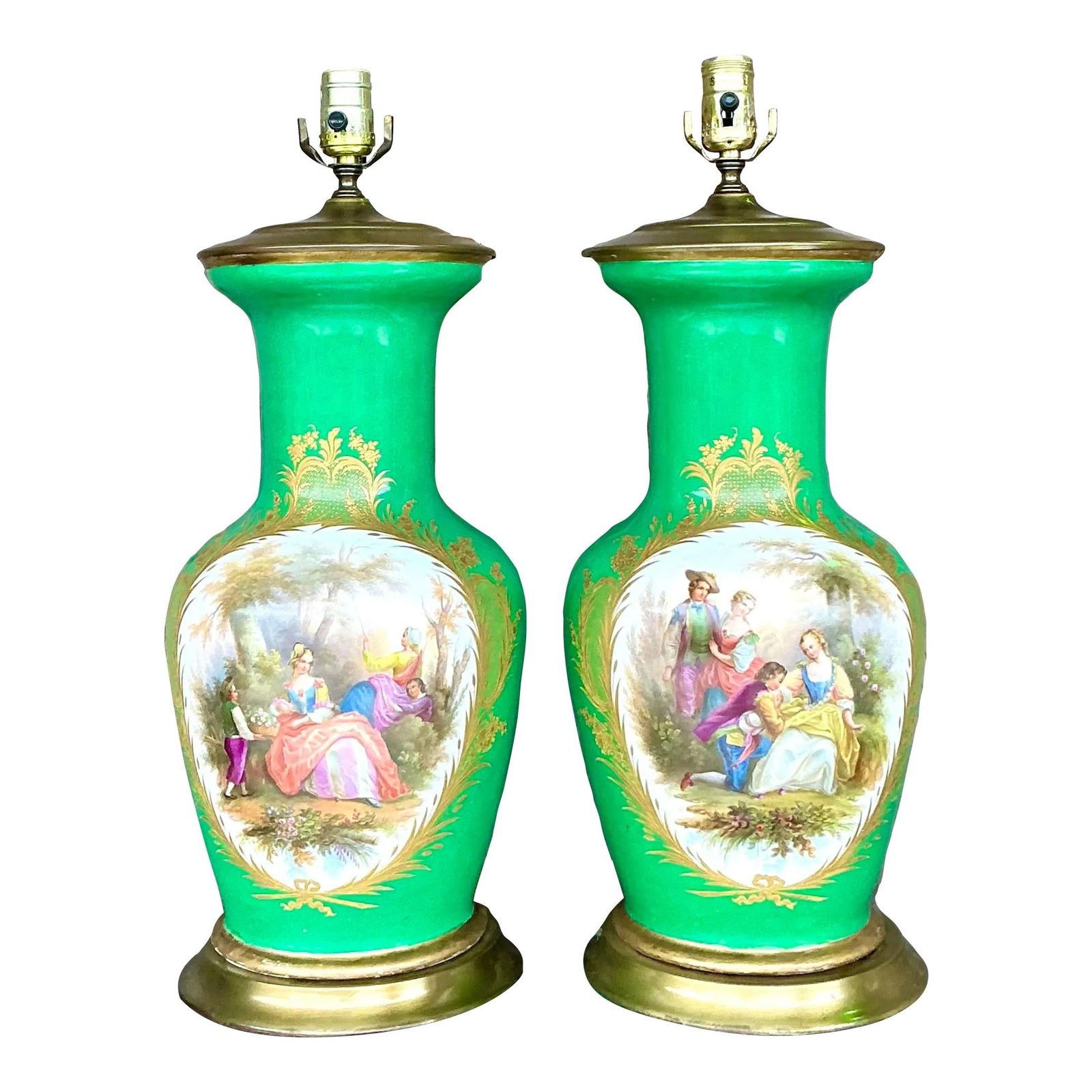 Elegant Pair of Vintage Regency Stiffel Figurative Lamps: Elegant Pair of Vintage Regency Stiffel Figurative Lamps This exquisite pair of vintage Regency Stiffel figurative lamps showcases intricate detailing and embodies the elegance and sophistication char