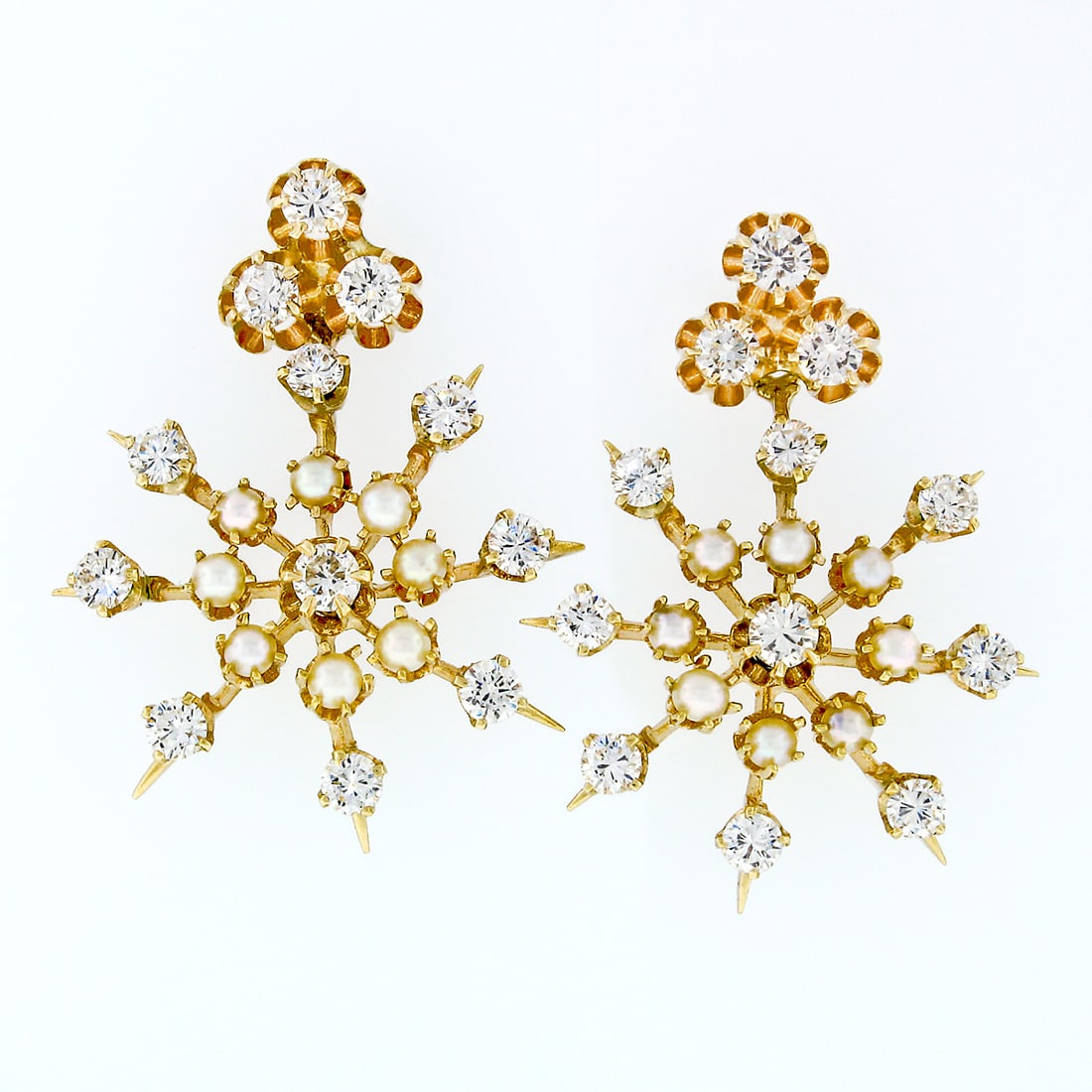 Vintage 14k Yellow Gold 2.75ctw Diamond Pearl Snowflake Dangle Earrings: Vintage 14k Yellow Gold 2.75ctw Diamond Pearl Snowflake Dangle Earrings Discover a stunning pair of vintage earrings crafted from solid 14k yellow gold. These exquisite earrings feature a combination