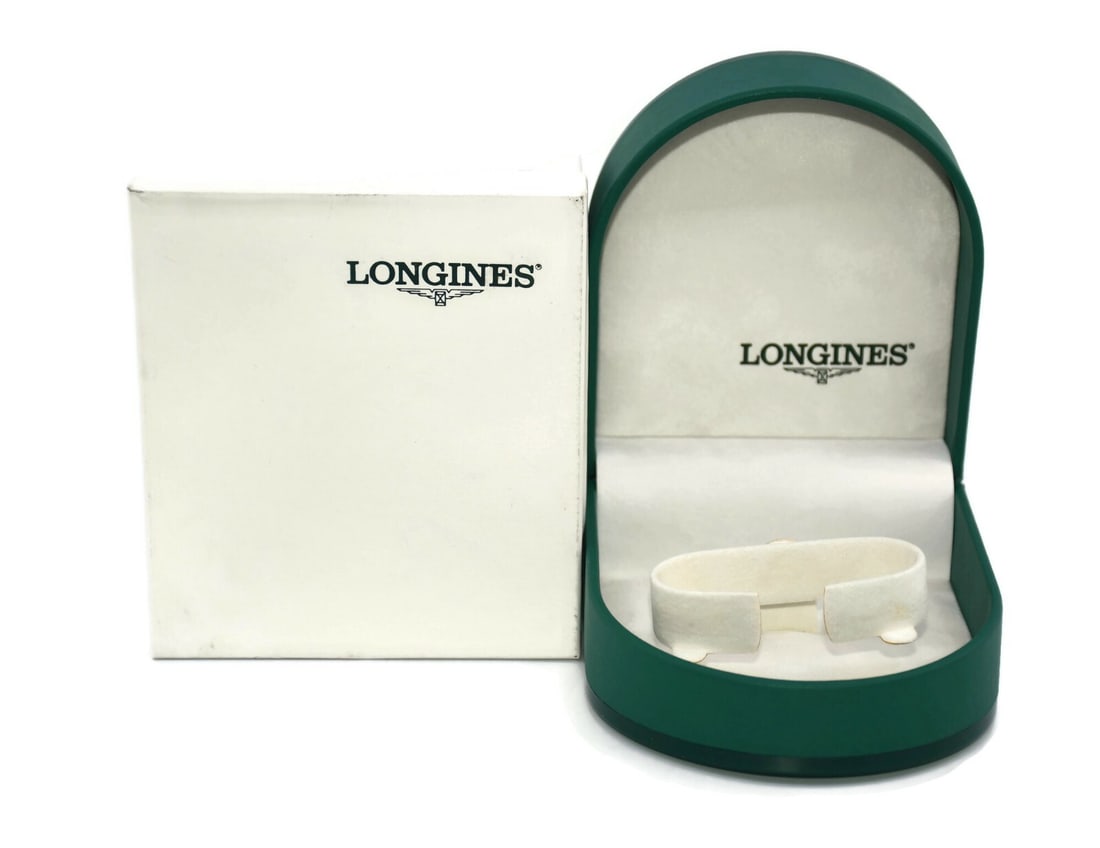 Authentic Longines Green Presentation Watch Box 5x4x3 inches: Authentic Longines Green Presentation Watch Box 5x4x3 inches This exquisite Longines Green Watch Box is perfect for presenting or storing a cherished timepiece. Crafted by Longines, this single presen