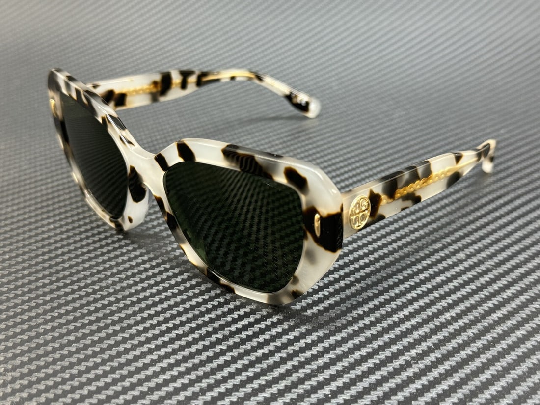 Tory Burch TY7194U 195171 Tortoise Green 55mm Women's Sunglasses: Tory Burch TY7194U 195171 Tortoise Green 55mm Women's Sunglasses Elevate your style with these Tory Burch sunglasses, designed for women. Featuring a chic tortoise frame complemented by green lenses,