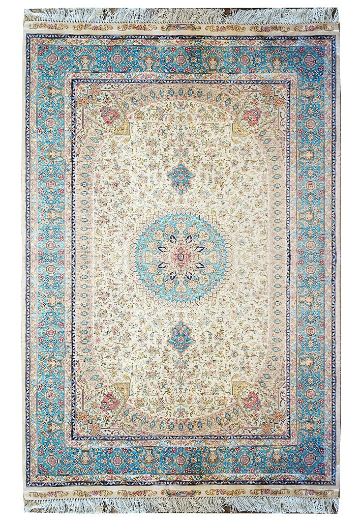 4 x 6 Handmade Silk Esfahan Pattern Area Rug Ivory: 4 x 6 Handmade Silk Esfahan Pattern Area Rug Ivory Introducing the captivating 4' x 6' Magnificent Handmade Esfahan Pattern Silk Area Rug, a true masterpiece of elegance and luxury. This rug is handcr