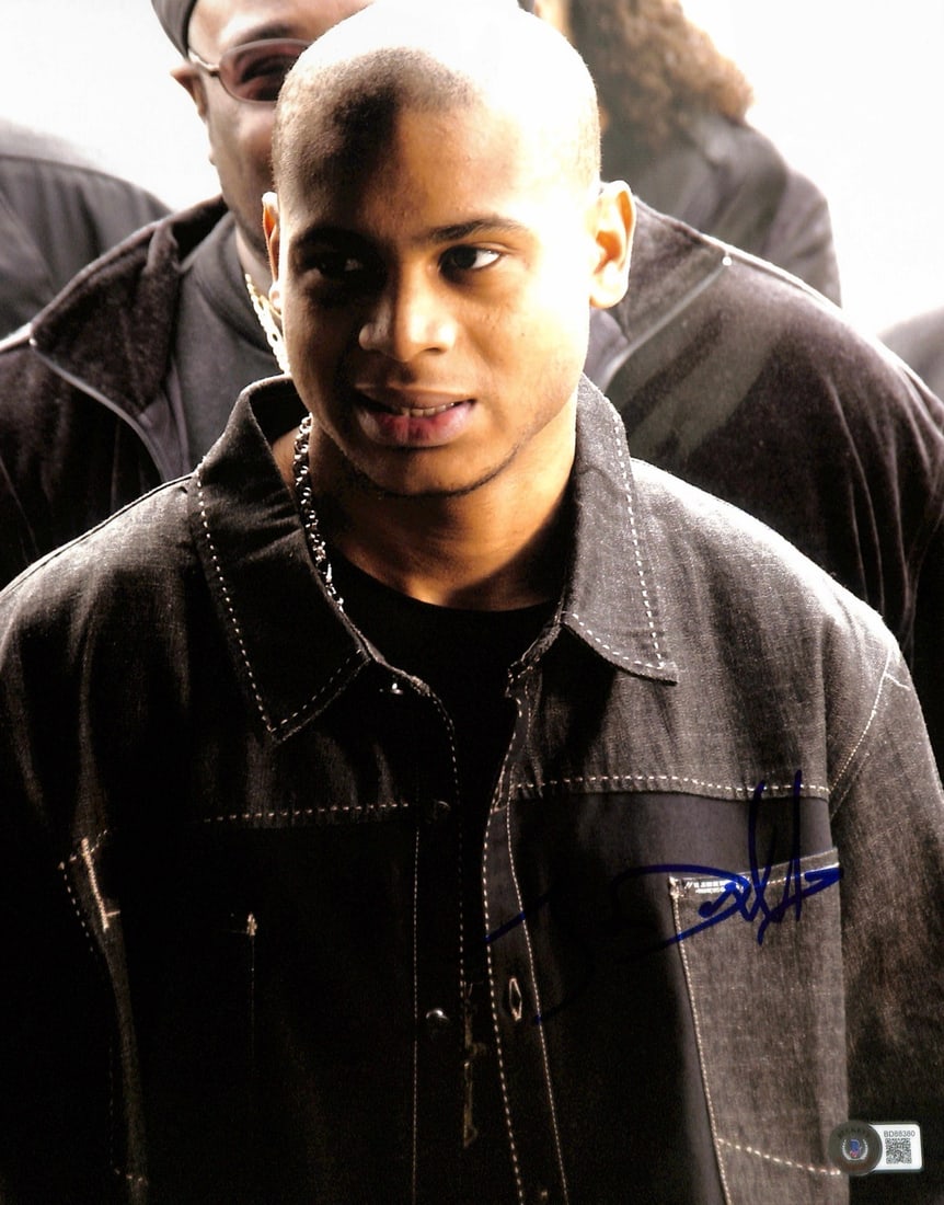 J.D. Williams Bodie Broadus Signed 11x14 Photo Beckett Certified: J.D. Williams Bodie Broadus Signed 11x14 Photo Beckett Certified Capture a piece of television history with this autographed 11x14 photograph of J.D. Williams, who portrayed Bodie Broadus in the criti