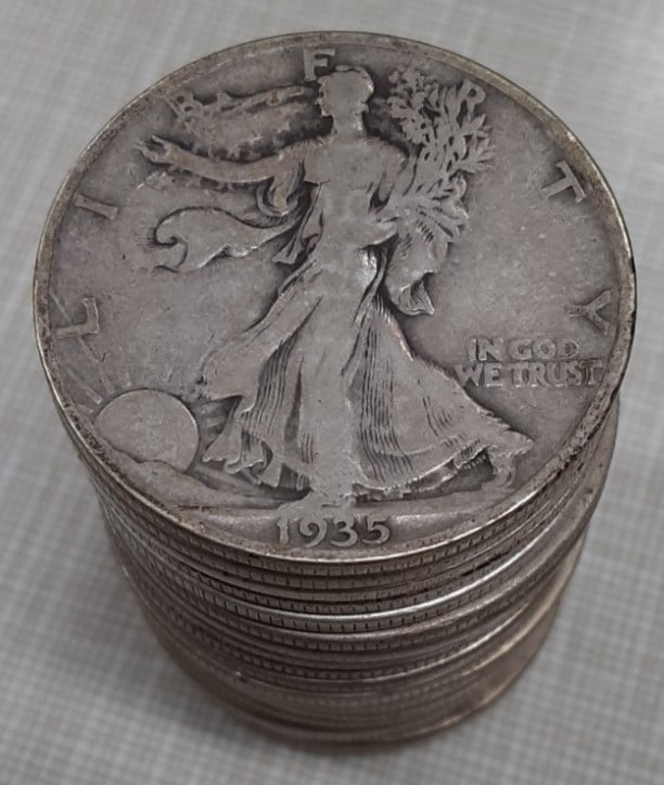 1935-D Walking Liberty Half Dollar Roll of 20 Circulated 90% Silver Coins: 1935-D Walking Liberty Half Dollar Roll of 20 Circulated 90% Silver Coins This listing features a roll of 20 circulated 1935-D Walking Liberty Half Dollars, composed of 90% silver. The coins are in pr