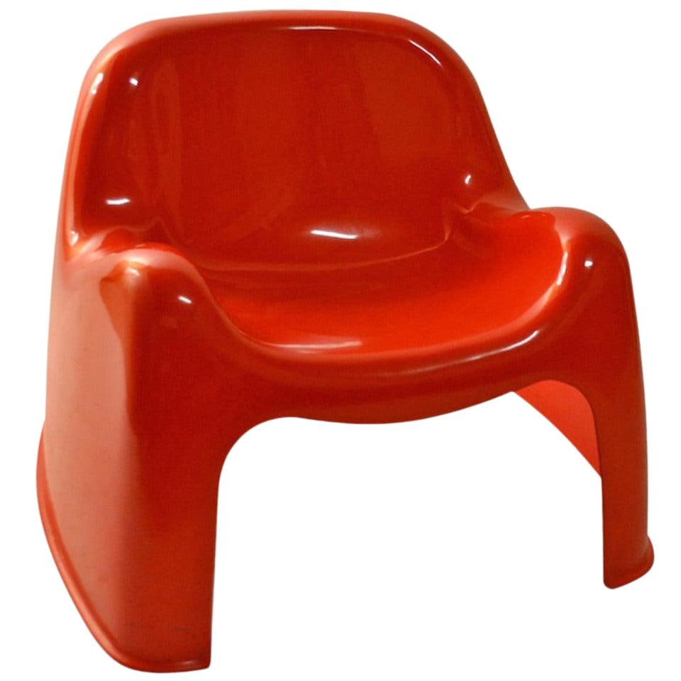 Sergio Mazza Toga Chair Tomato Red Fiberglass for Artemide: Sergio Mazza Toga Chair Tomato Red Fiberglass for Artemide This eye-catching Tomato Red "Toga" chair, designed by Sergio Mazza for Artemide, combines classic design with modern flair. Crafted from dur