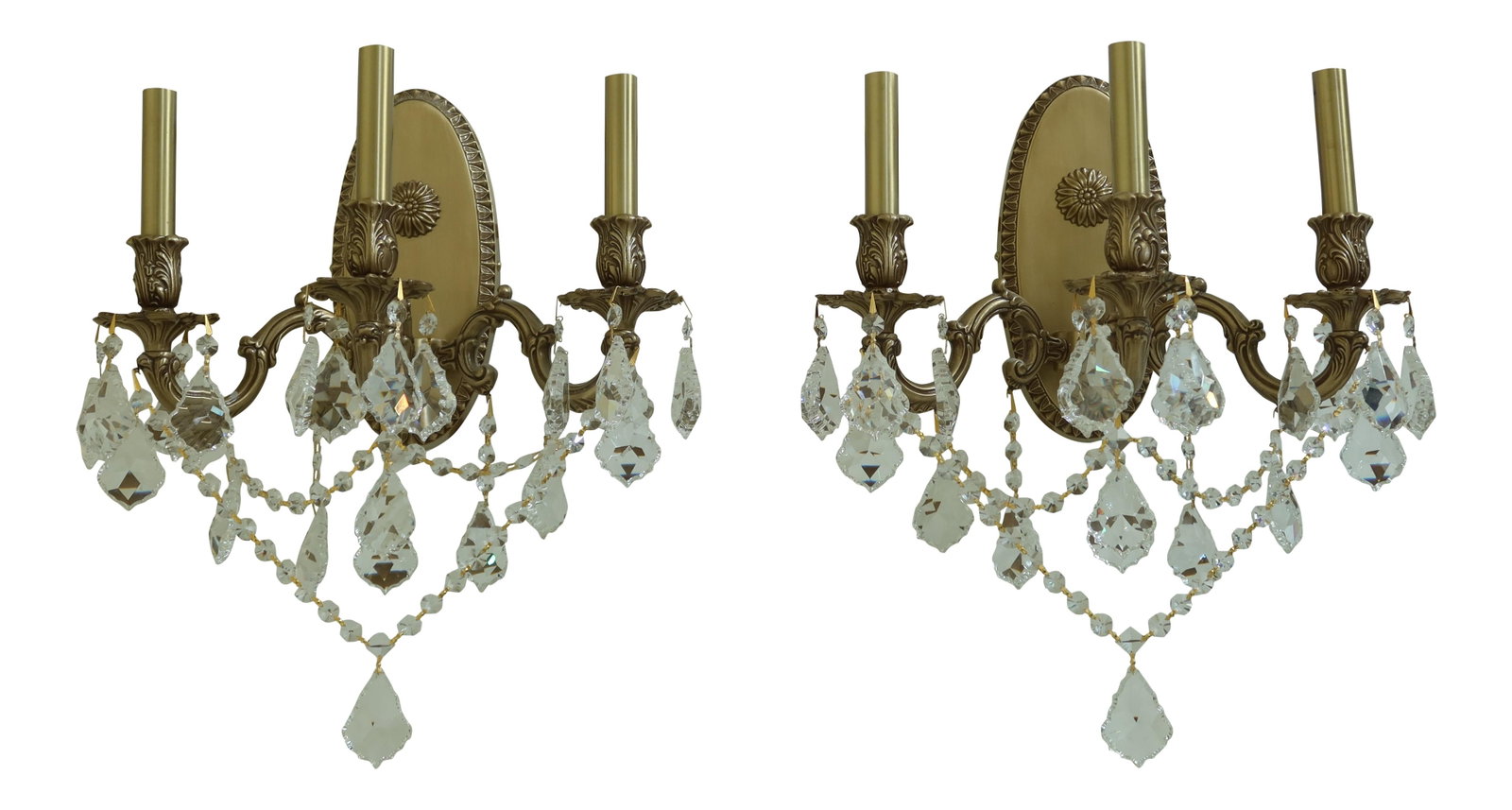 Elegant Brass and Crystal 3-Light Wall Sconce Pair Traditional Style: Elegant Brass and Crystal 3-Light Wall Sconce Pair Traditional Style This elegant pair of Brass & Crystal 3 Light Wall Sconces is a stunning addition to any traditional decor. Crafted with high-qualit