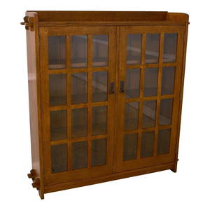 Bookcases, Display Cases & Shelves