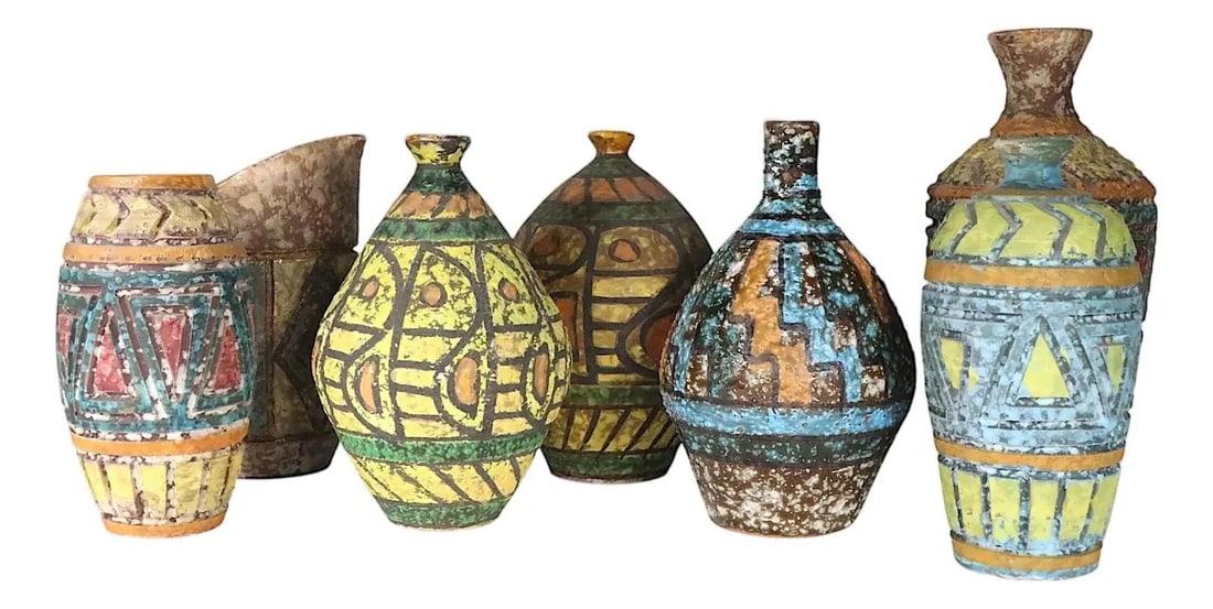 Set of 7 Rossini Mid-Century Italian Pottery Vases in Raymor Style: Set of 7 Rossini Mid-Century Italian Pottery Vases in Raymor Style Discover this exquisite collection of seven mid-century Italian pottery vases crafted by the renowned ceramic studio Rossini, inspire