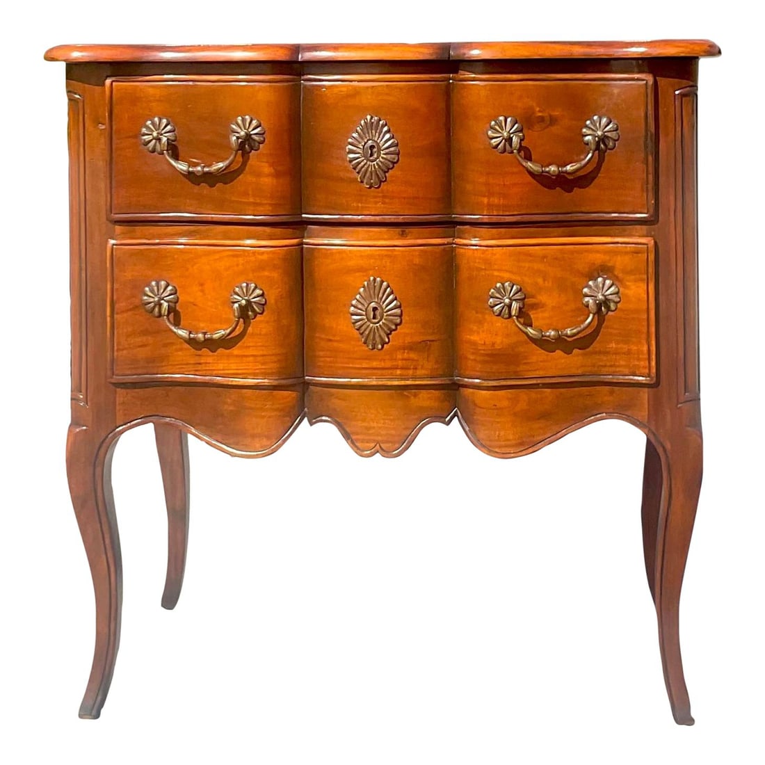 Vintage Regency Wave Front Chest of Drawers with Brass Hardware: Vintage Regency Wave Front Chest of Drawers with Brass Hardware This exquisite Vintage Regency Chest of Drawers features a stunning wave front design that adds elegance to any space. Crafted from wood