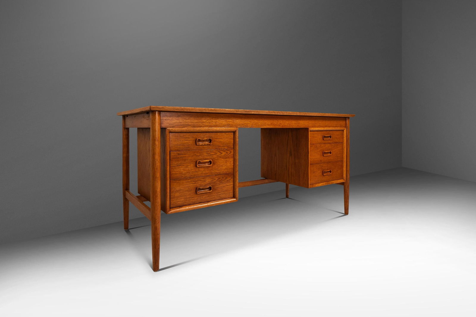 Arne Vodder Oak Writer's Desk for H. Sigh & Son Danish Modern 1960s: Arne Vodder Oak Writer's Desk for H. Sigh & Son Danish Modern 1960s This exquisite Mid-Century Danish Modern writer's desk, attributed to Arne Vodder for H. Sigh & Son, embodies the refined simplicity