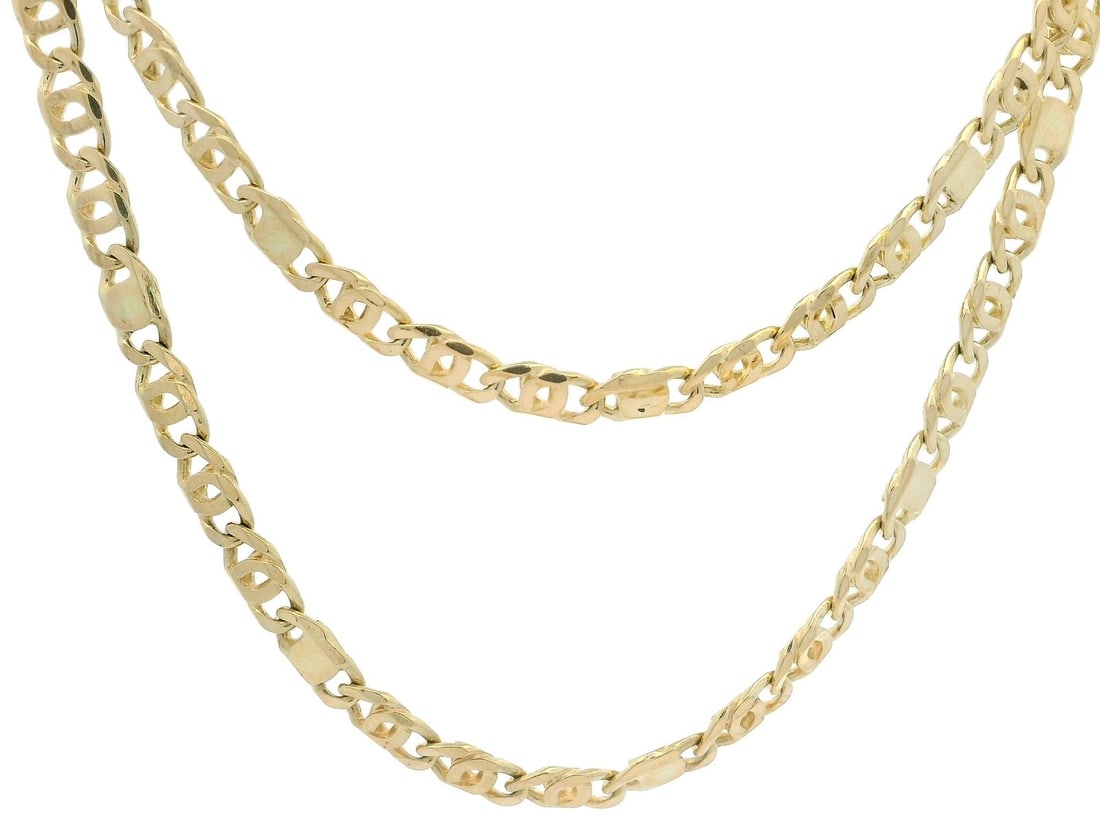 Italian 18k Yellow Gold 19.5 Inch Interlocking Link Necklace: Italian 18k Yellow Gold 19.5 Inch Interlocking Link Necklace Discover the elegance of this Italian 18k Yellow Gold Unique Interlocking Polished Link Chain Necklace. Crafted from solid 18k yellow gold,