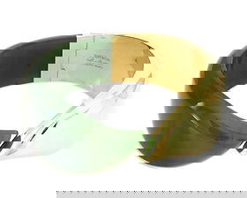 Tiffany & Co. Elsa Peretti Green Jade 18k Yellow Gold Cuff Bracelet: Tiffany & Co. Elsa Peretti Green Jade 18k Yellow Gold Cuff Bracelet Elevate your jewelry collection with this exquisite Tiffany & Co. Elsa Peretti cuff bangle bracelet. Featuring a stunning green jade