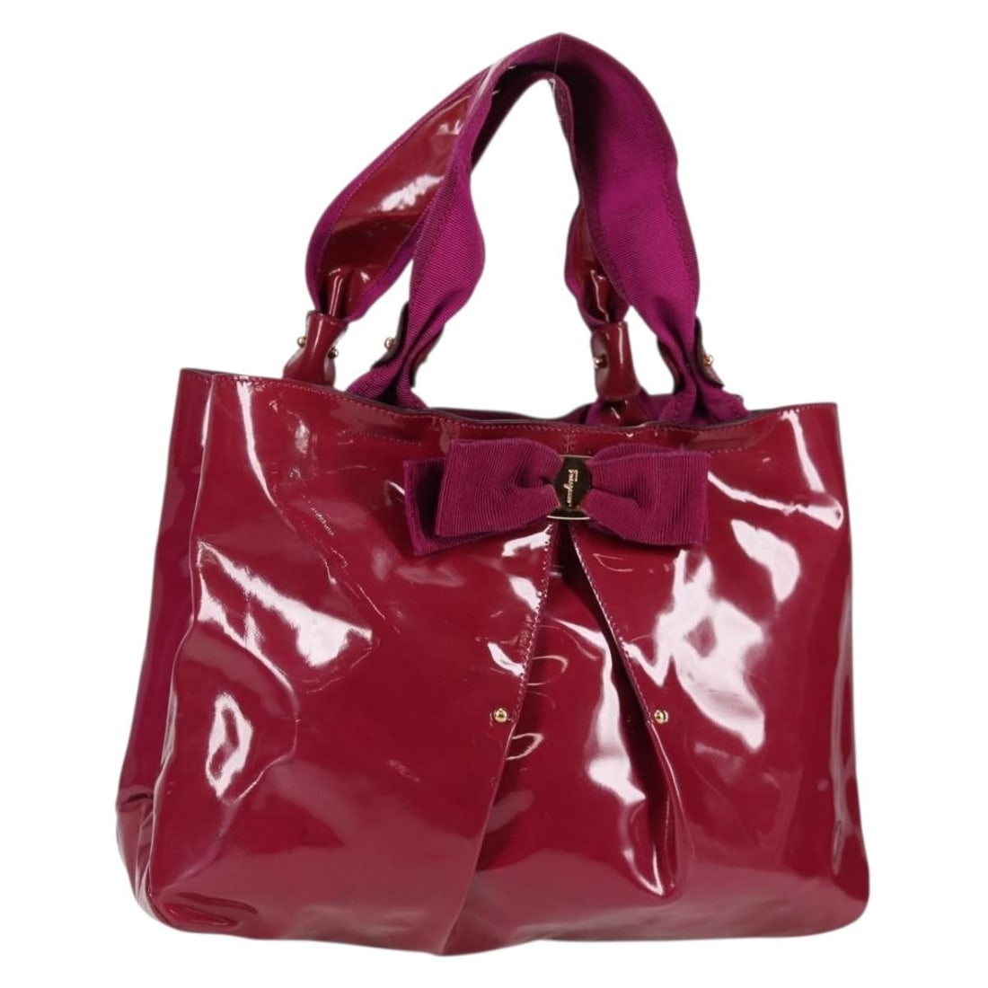 Salvatore Ferragamo Vala Pink Gold Enamel Hand Bag Italy: Salvatore Ferragamo Vala Pink Gold Enamel Hand Bag Italy This stylish Salvatore Ferragamo Vala Hand Bag features a beautiful pink and gold enamel exterior, showcasing exquisite Italian craftsmanship.