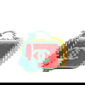 Chanel Small Tricolor Caviar Leather Vanity Case Bag: Chanel Small Tricolor Caviar Leather Vanity Case Bag This Chanel Small Tricolor Caviar CC Filigree Vanity Case is a stylish and functional satchel crafted from luxurious quilted caviar leather. It fea