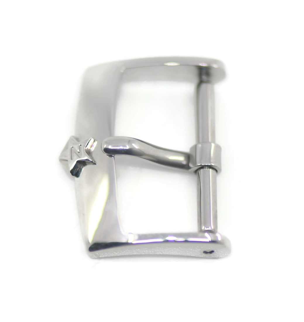 Authentic Zenith Stainless Steel 18mm Watch Band Buckle: Authentic Zenith Stainless Steel 18mm Watch Band Buckle This Zenith Stainless Steel Buckle is designed for wristwatch bands, featuring a width of 18mm. It is 100% authentic and comes in pre-owned cond