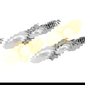 Christian Dior Gold Metal Earrings Authentic with Box: Christian Dior Gold Metal Earrings Authentic with Box Add a touch of elegance to your collection with these stunning Christian Dior Gold Earrings. Crafted from high-quality metal, these earrings showc