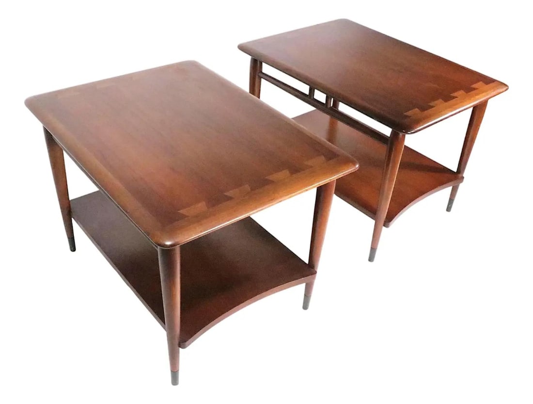 Mid-Century Modern Lane Acclaim End Tables by Andre Bus 1960s: Mid-Century Modern Lane Acclaim End Tables by Andre Bus 1960s Presenting a striking pair of Lane Acclaim end tables, designed by Andre Bus in the 1960s. This iconic set showcases a beautiful brown woo
