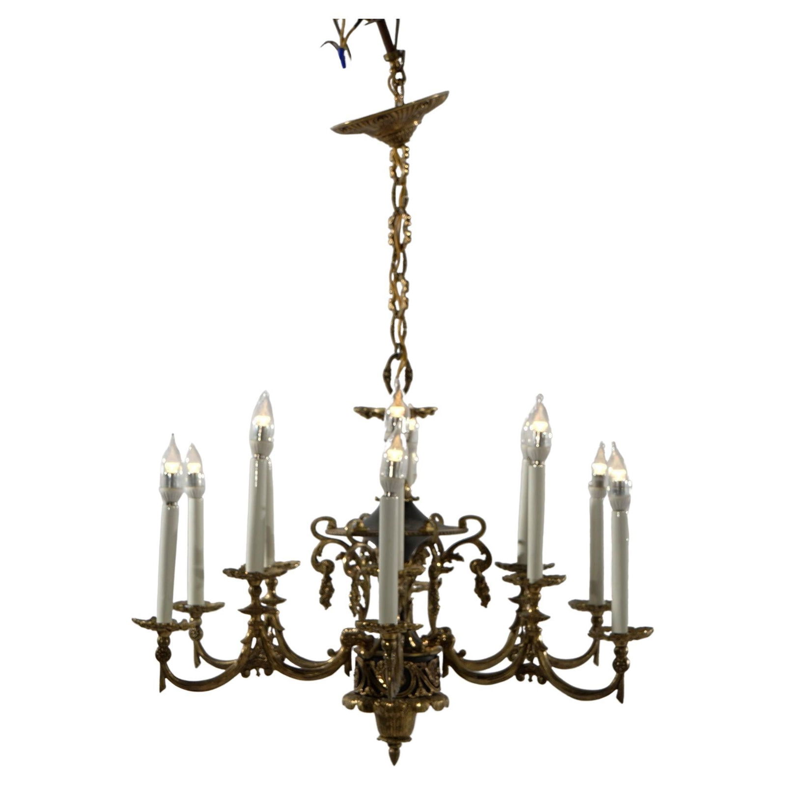 Antique French Empire Ebonized Bronze Chandelier 12 Lights Early 20th Century: Antique French Empire Ebonized Bronze Chandelier 12 Lights Early 20th Century This stunning antique French Empire style chandelier, crafted in the early 20th century, showcases exquisite design and cr