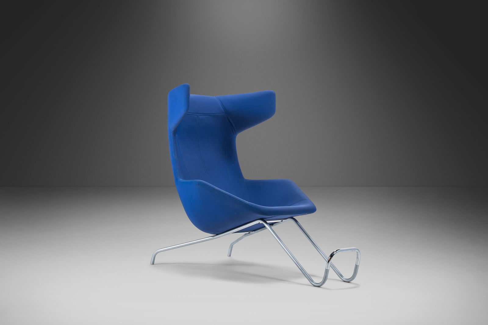 Alfredo Haberli Blue Fabric Lounge Chair with Footrest for Moroso Italy 2000s: Alfredo Haberli Blue Fabric Lounge Chair with Footrest for Moroso Italy 2000s Introducing the "Take a Line for a Walk" Lounge Chair with Footrest, designed by Alfredo Haberli for Moroso, Italy, circa